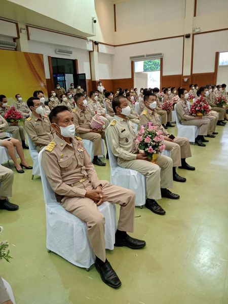ภาพประกอบ: องค์การบริหารส่วนตำบลปงเตา เข้าร่วมวางพานพุ่ม พิธีถวายราชสักการะ พระบามสมเด็จพระจุลจอมเกล้าเจ้าอยู๋ห้ว ในวันท้องถิ่นไทย