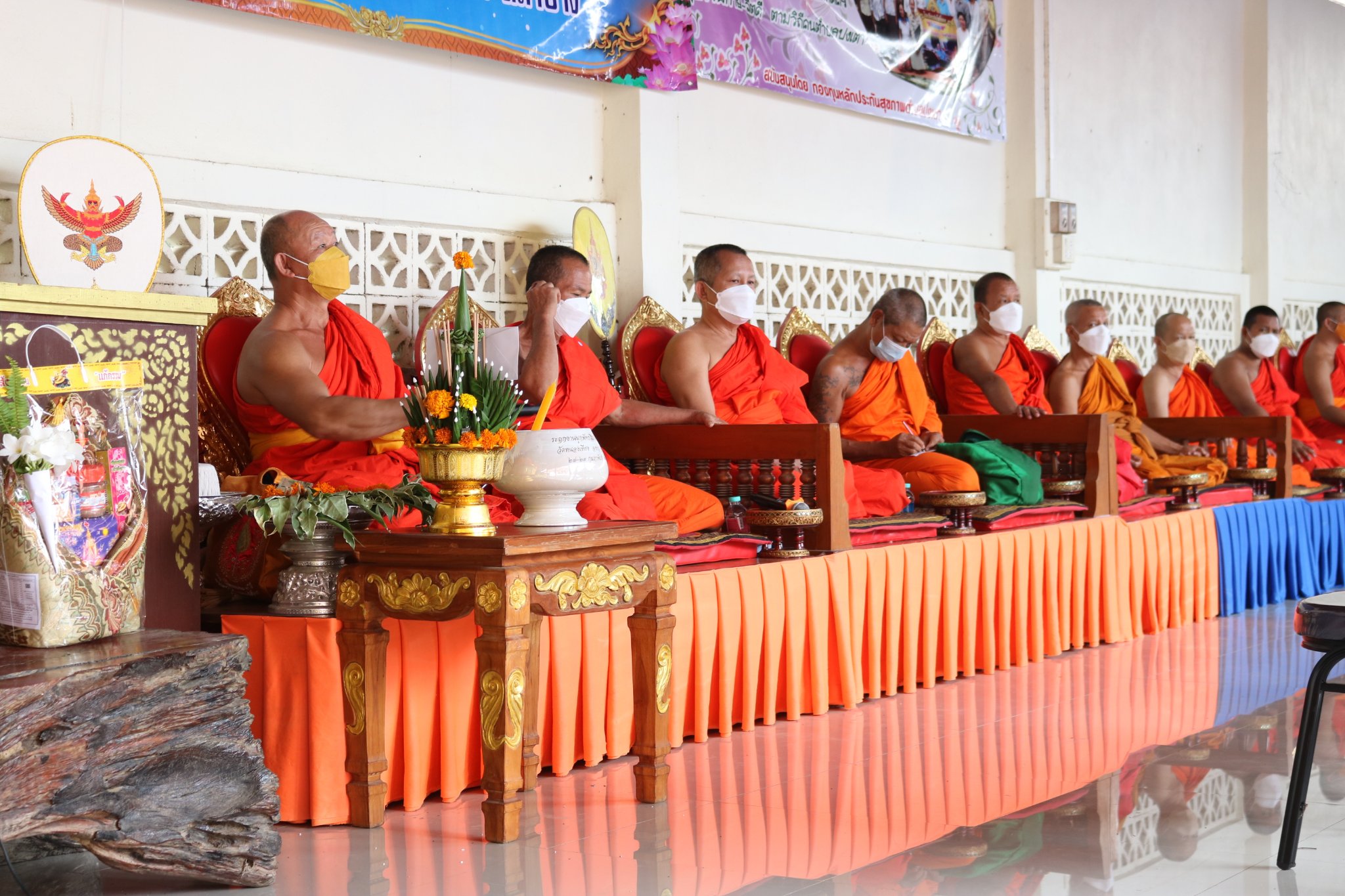 ภาพประกอบ: องค์การบริหารส่วนตำบลปงเตา ร่วมกิจกรรมหล่อเทียนเข้าพรรษา ประจำปีงบประมาณ 2565 ณ วัดเมืองมูล
