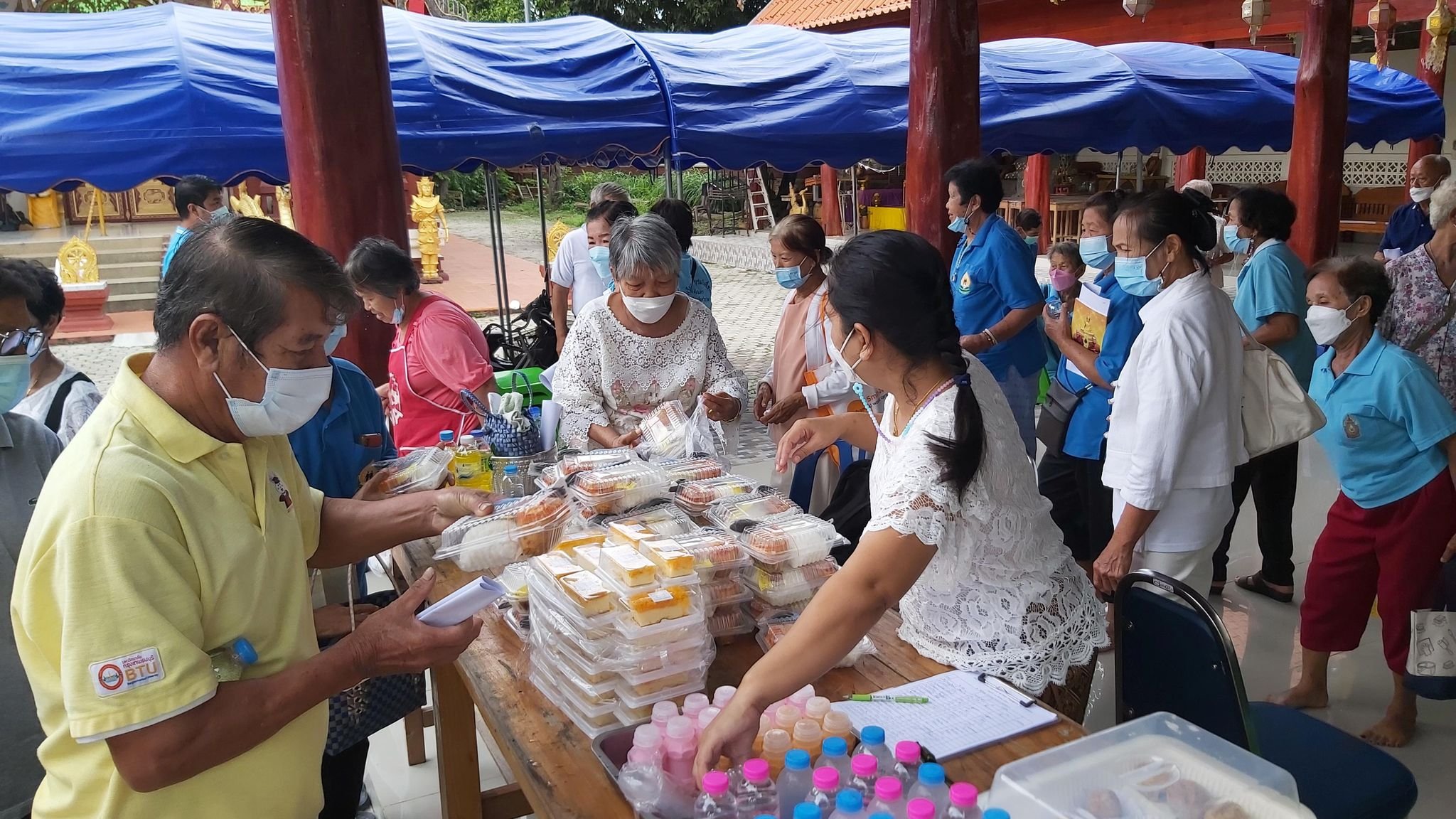 ภาพประกอบ: นายกองค์การบริาหรส่วนตำบลปงเตา เป็นประธานกล่าวเปิดงาน การอบรม โครงการผู้สูงอายุ